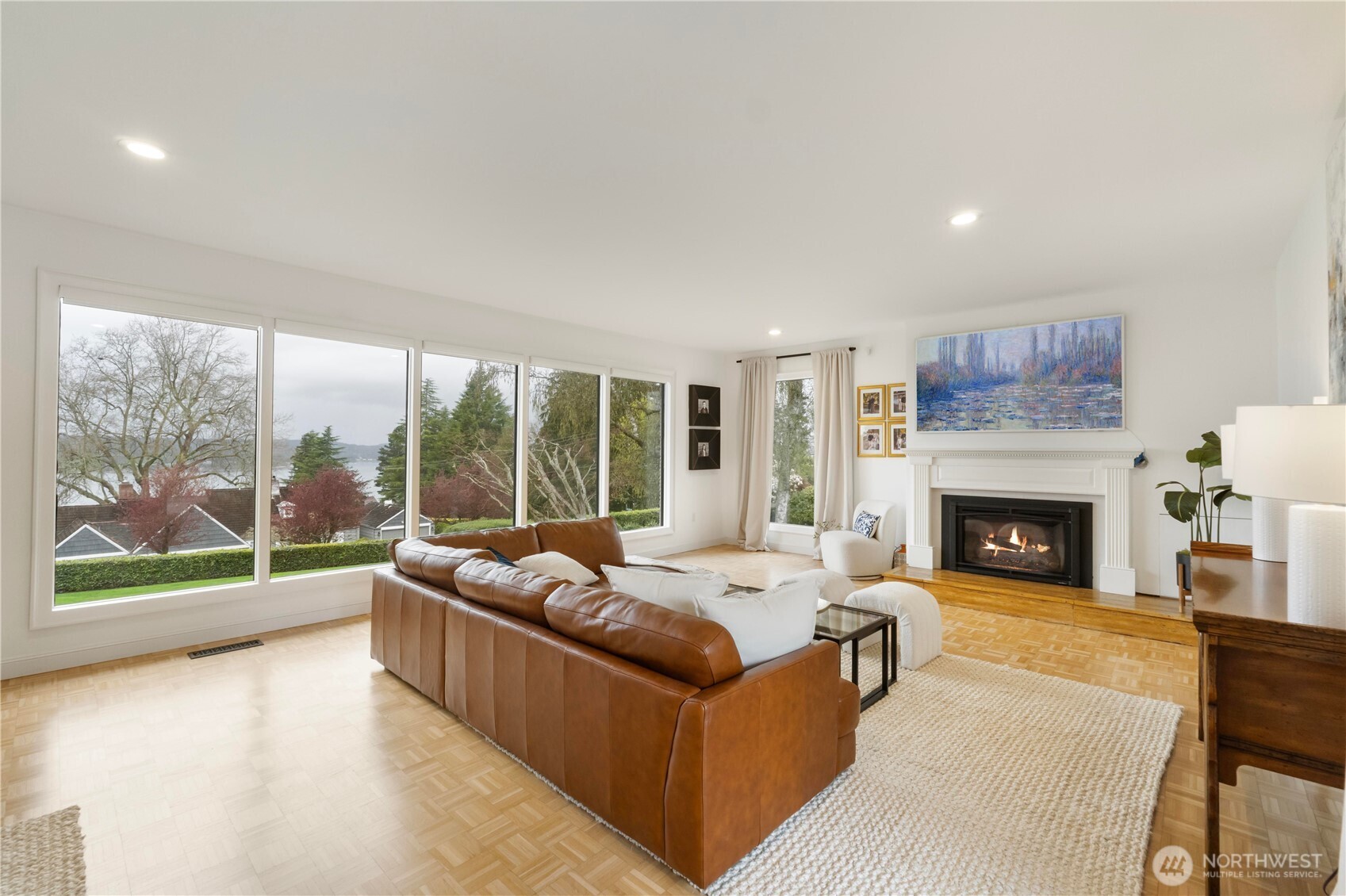 3109 Tahoma Place W