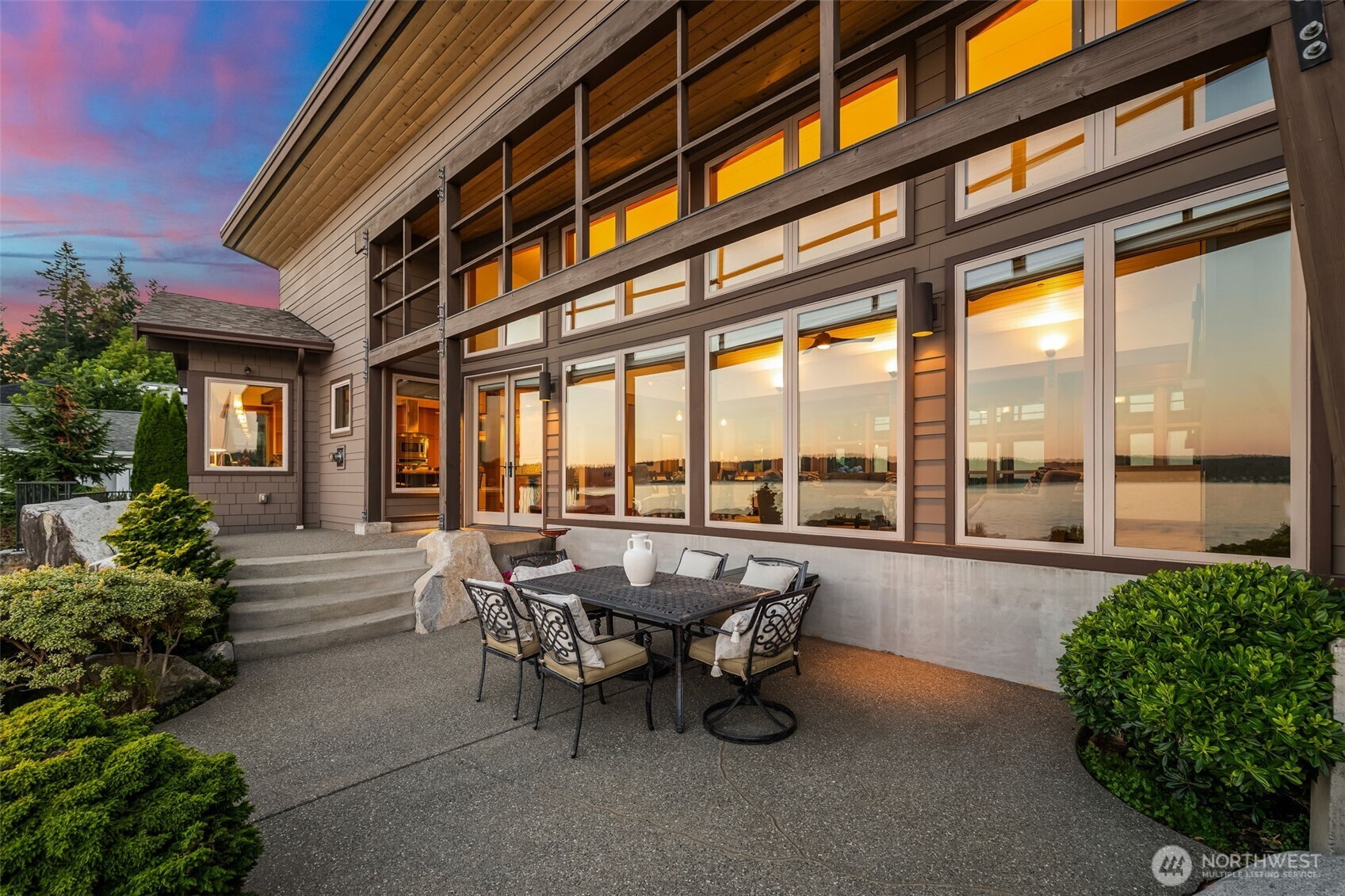 5152 Cromwell Drive NW