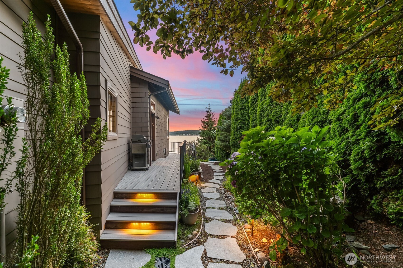 5152 Cromwell Drive NW