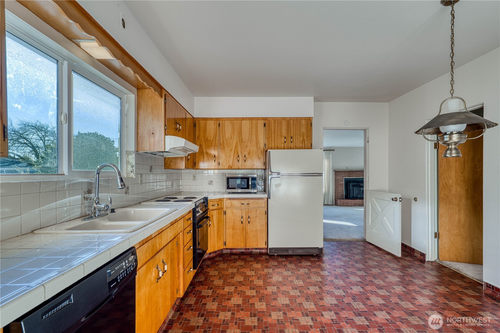 6126 S Thompson Avenue