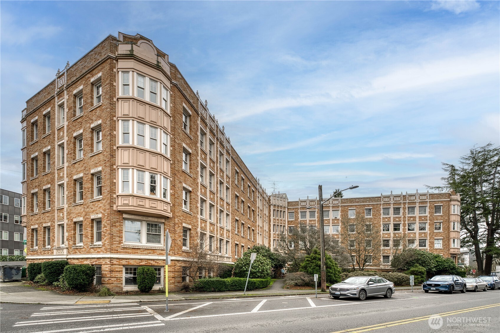 5810 Cowen Place NE Unit: 301