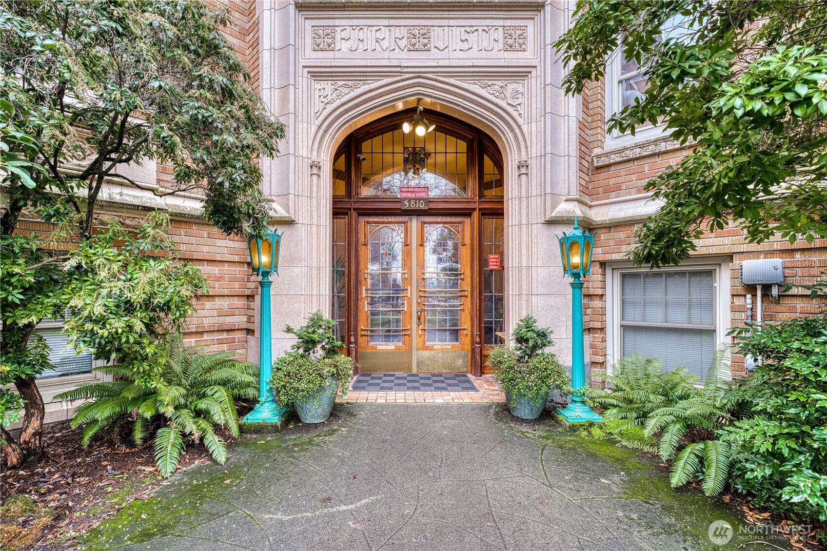 5810 Cowen Place NE Unit: 301