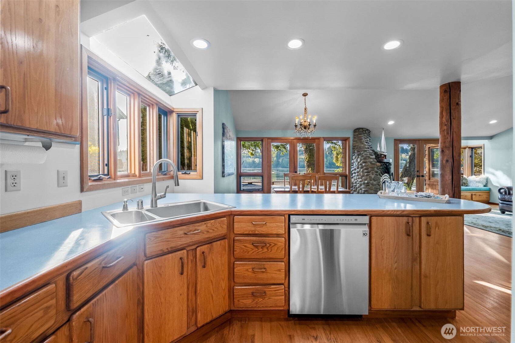 3048 Steamboat Island Road NW