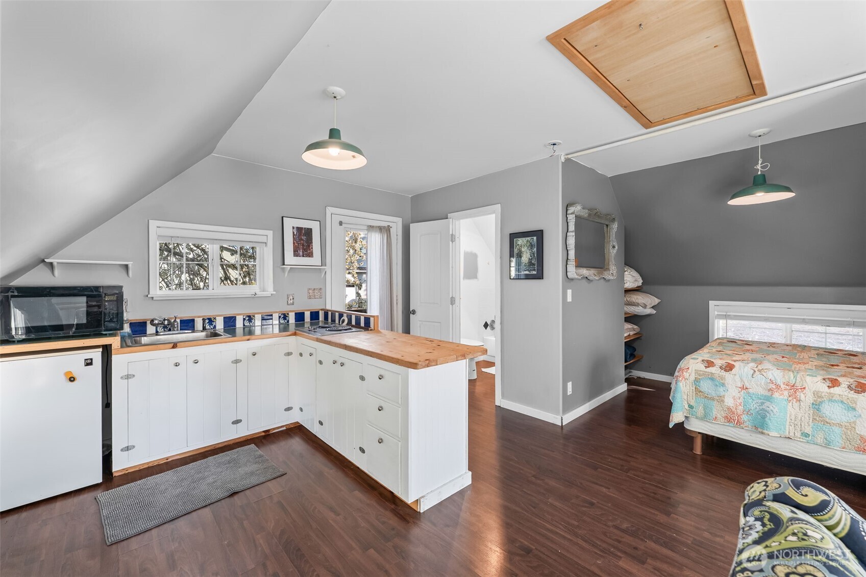 3048 Steamboat Island Road NW