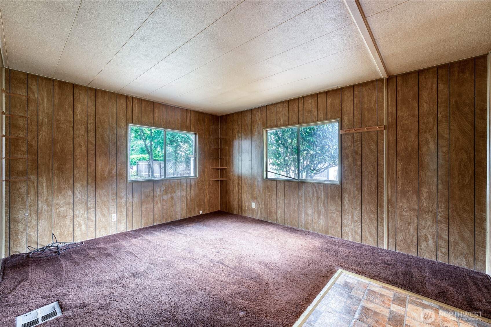 270 NE Saber Drive