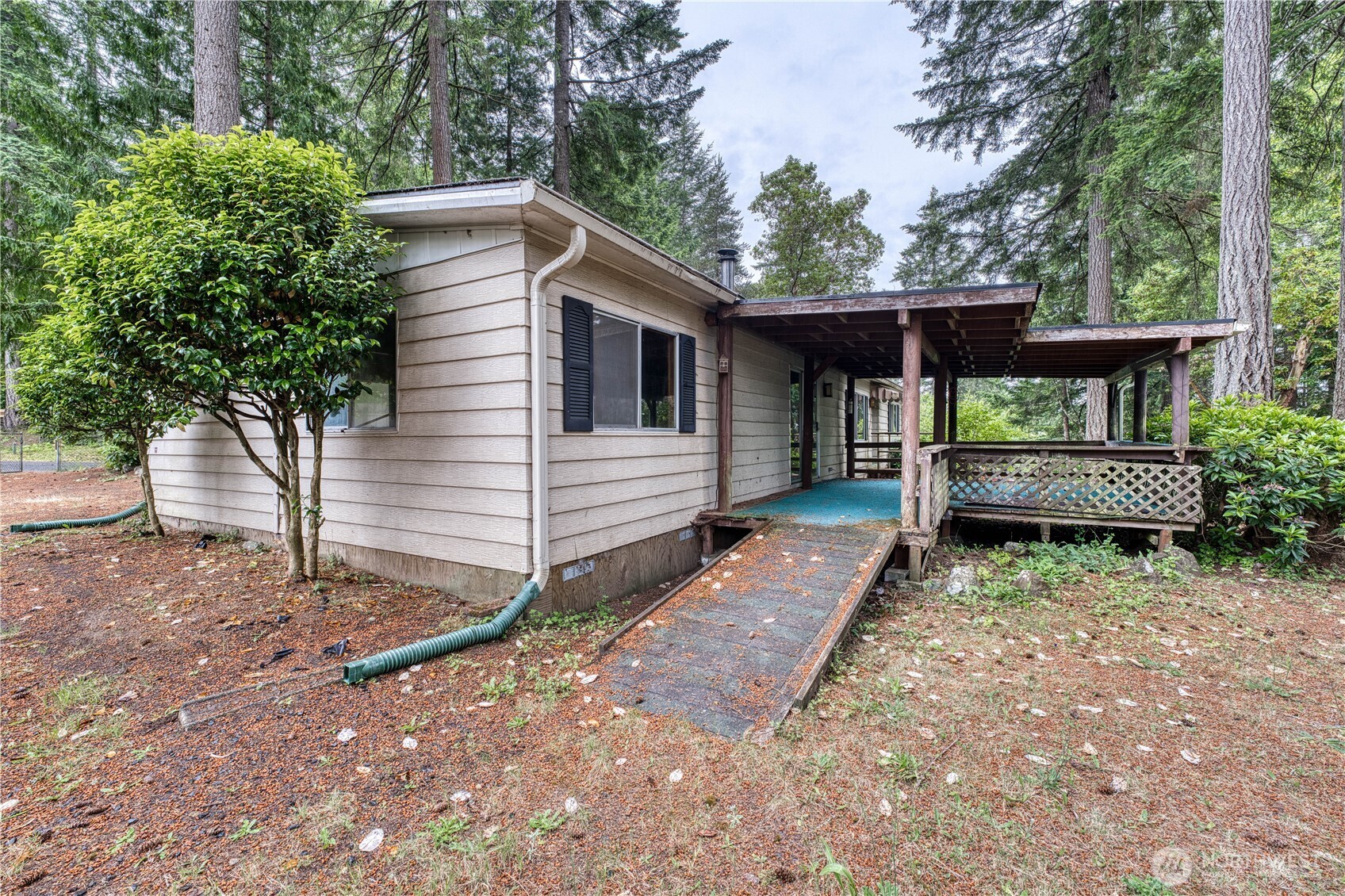 270 NE Saber Drive