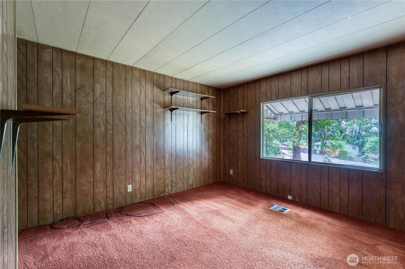 270 NE Saber Drive