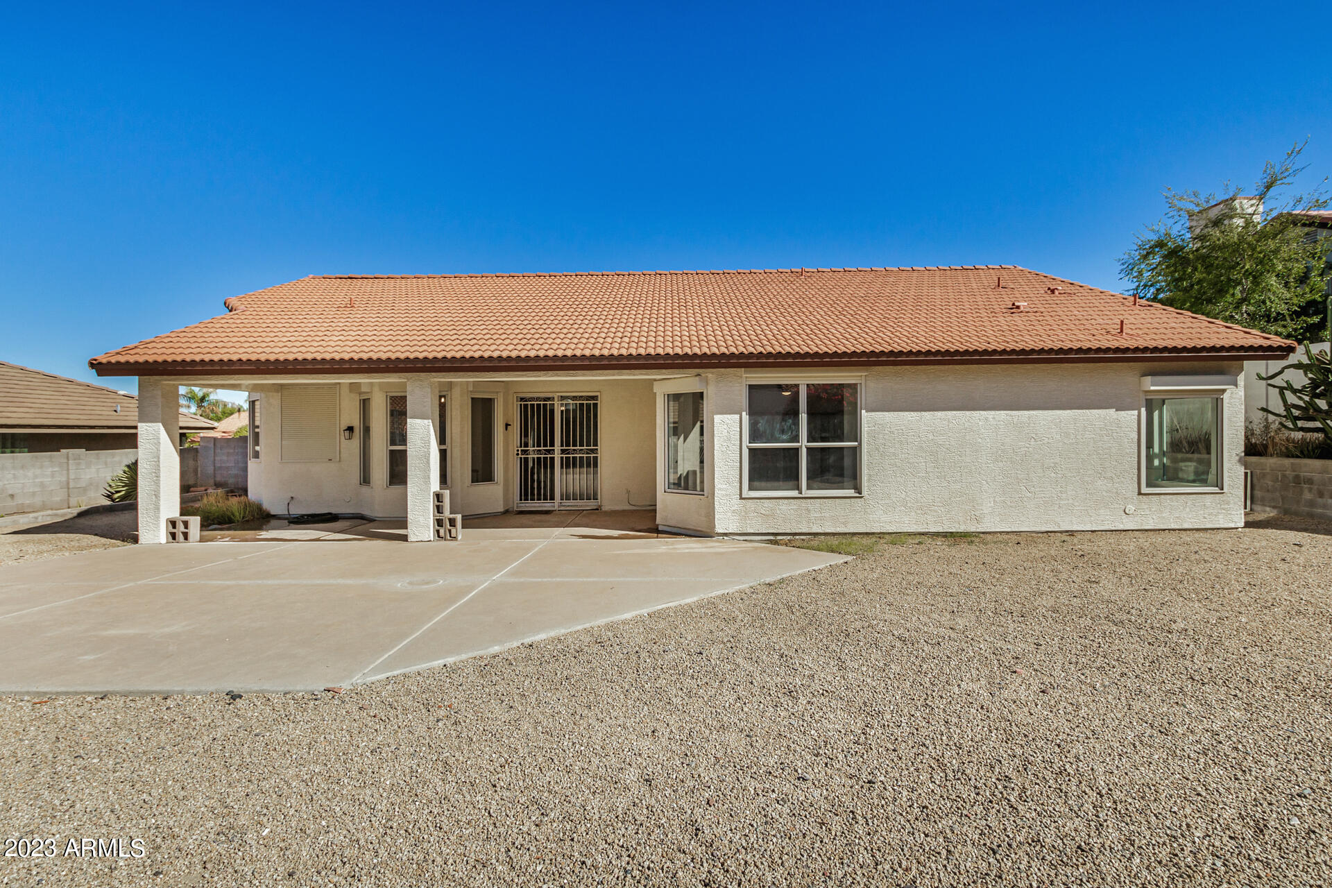 1037 E LE MARCHE Avenue