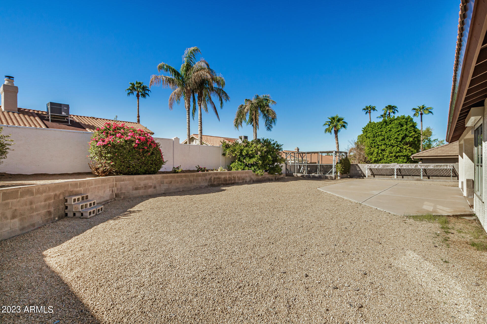 1037 E LE MARCHE Avenue