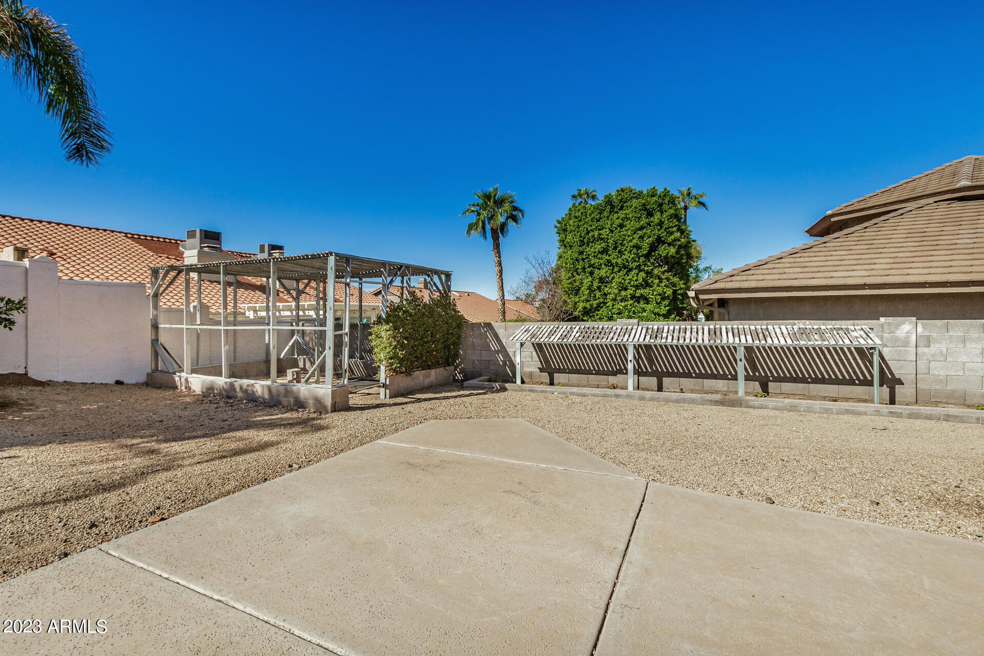 1037 E LE MARCHE Avenue