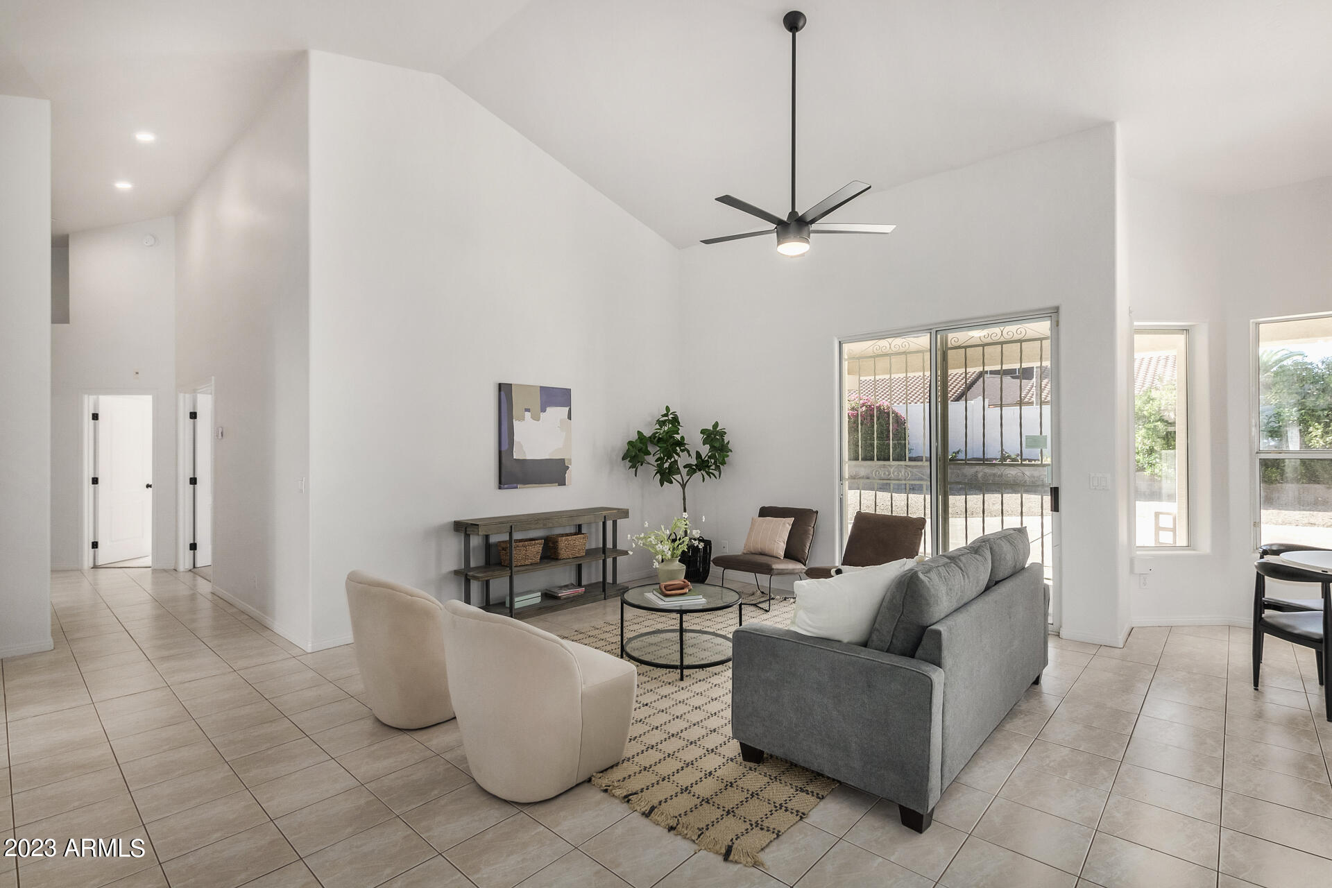 1037 E LE MARCHE Avenue