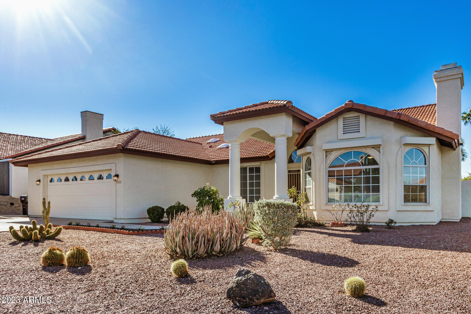 1037 E LE MARCHE Avenue