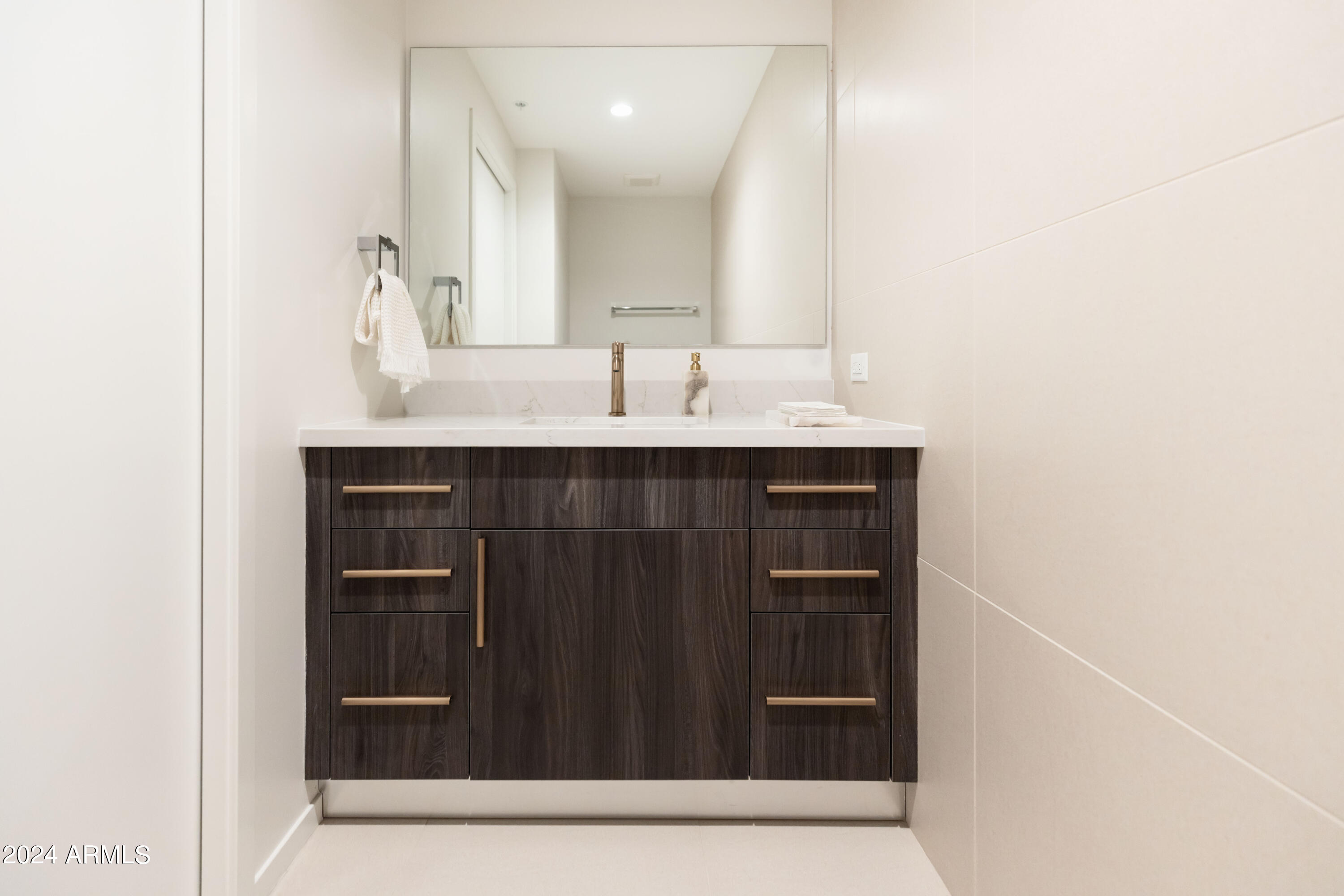 7180 E KIERLAND Boulevard # 213
