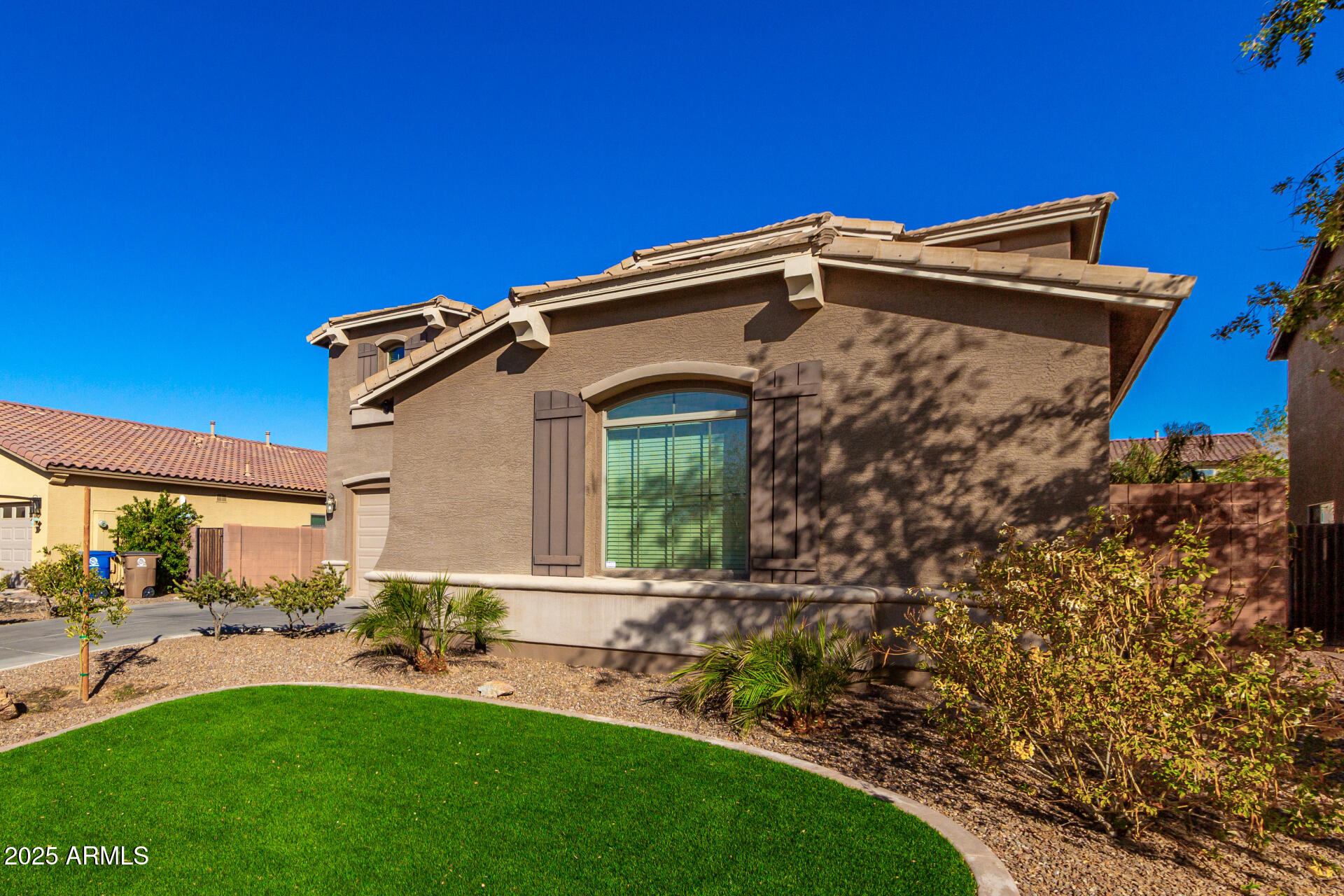 472 W DRAGON TREE Avenue