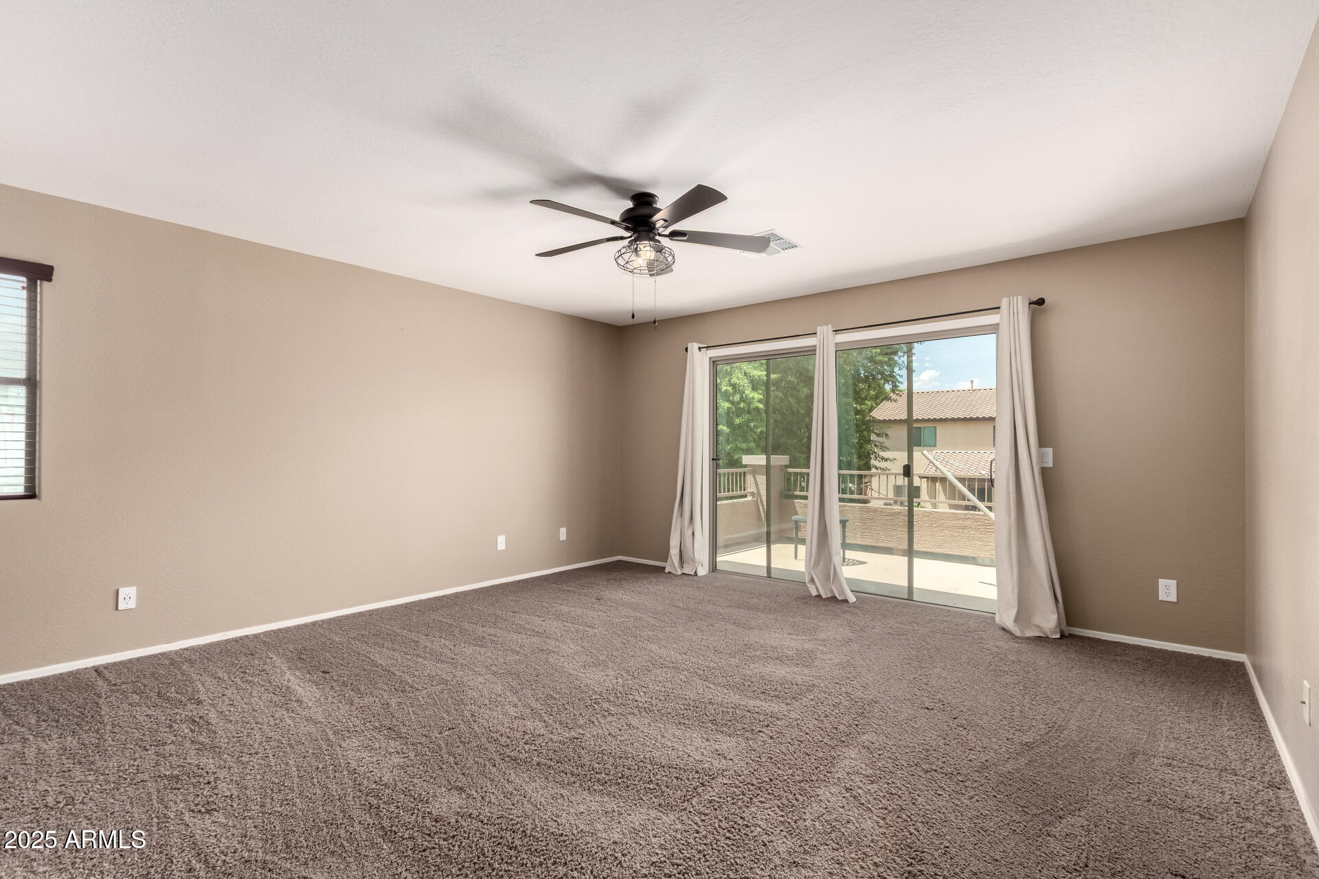 472 W DRAGON TREE Avenue