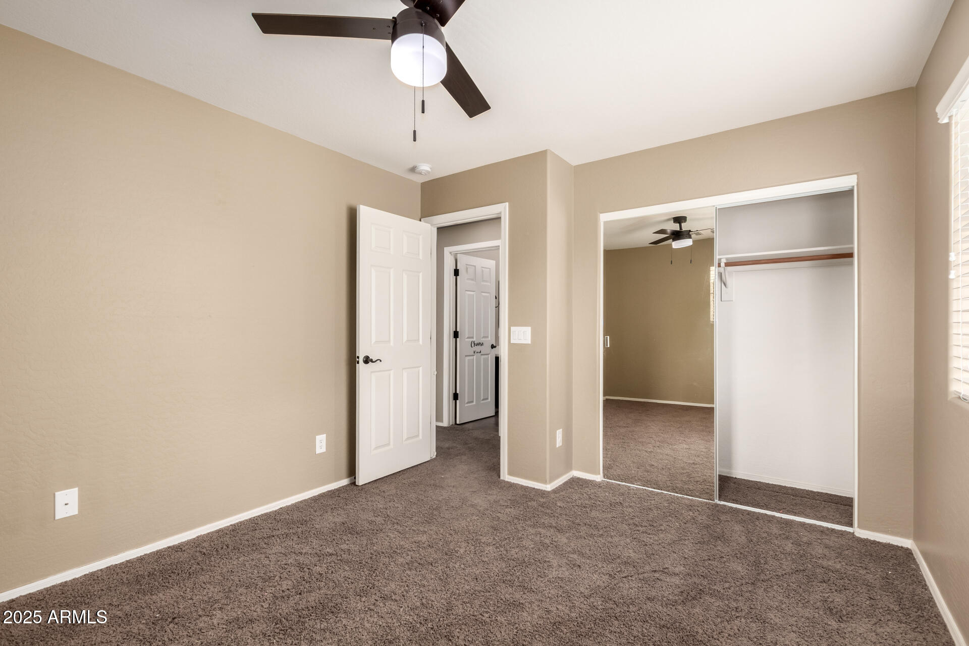 472 W DRAGON TREE Avenue