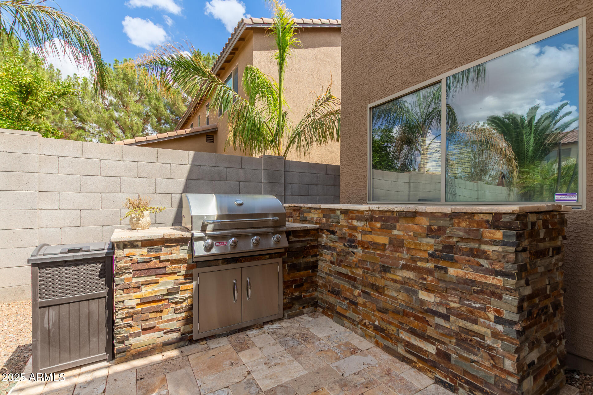 472 W DRAGON TREE Avenue