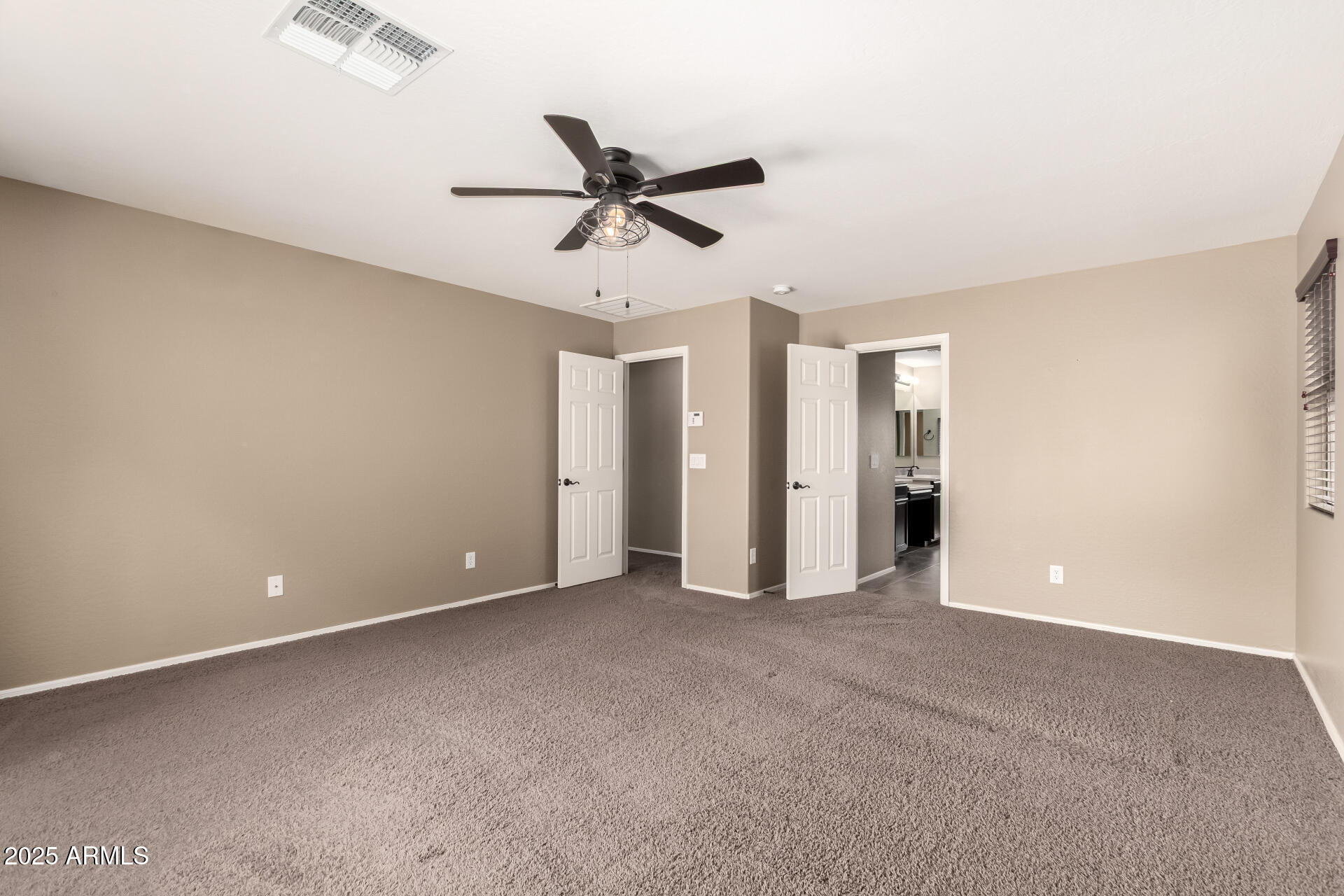 472 W DRAGON TREE Avenue