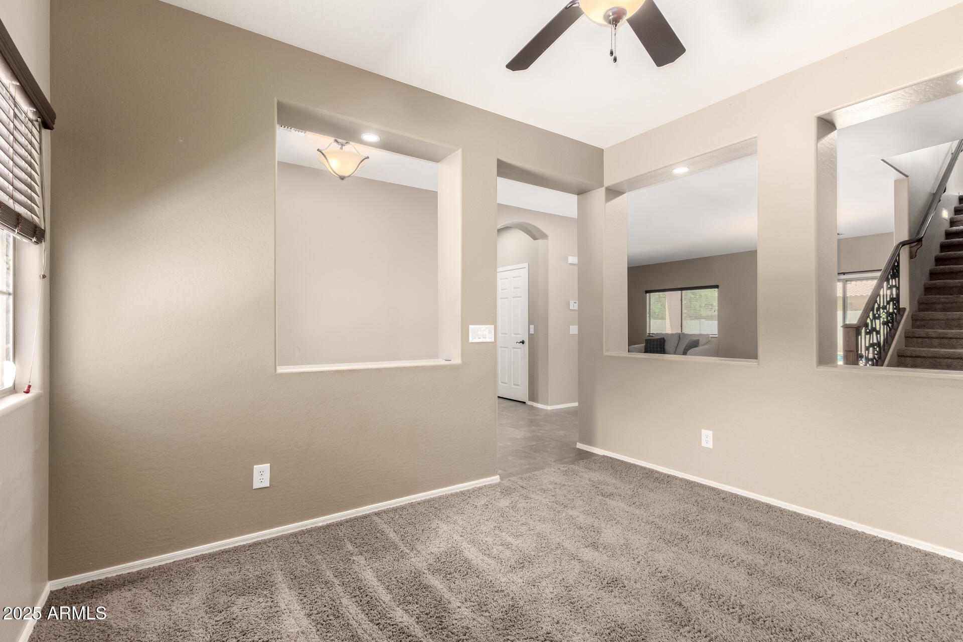 472 W DRAGON TREE Avenue