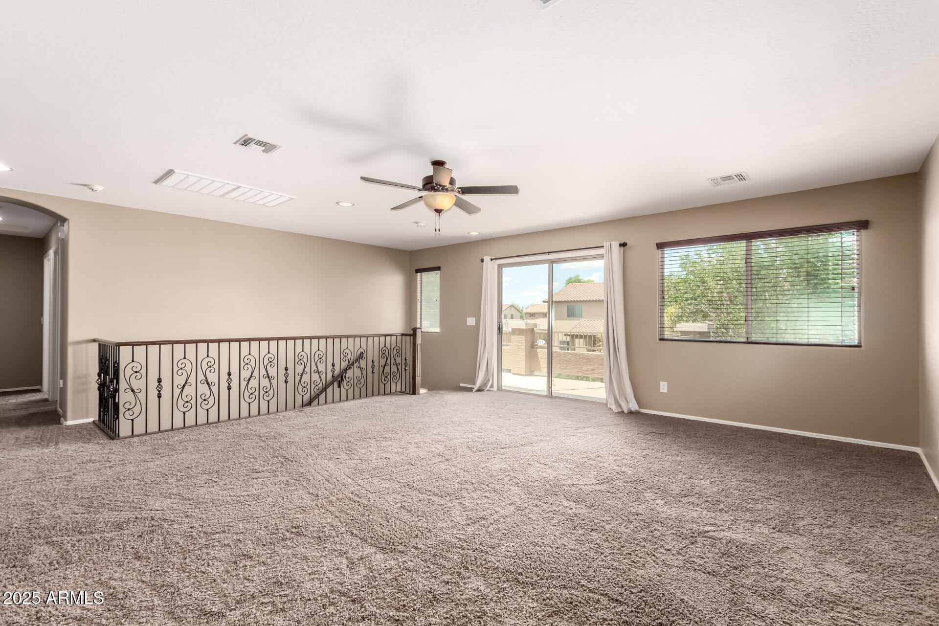 472 W DRAGON TREE Avenue