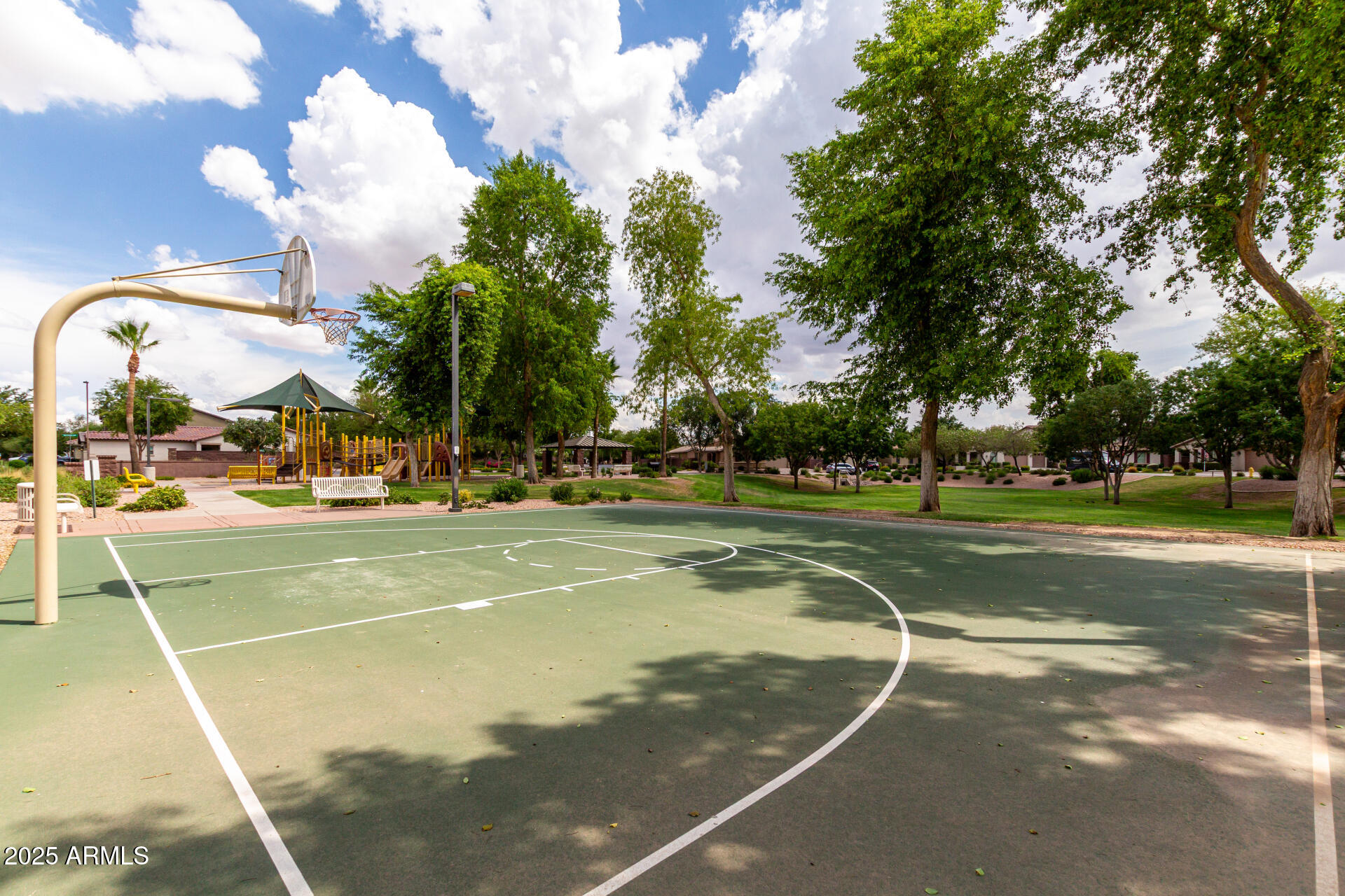 472 W DRAGON TREE Avenue