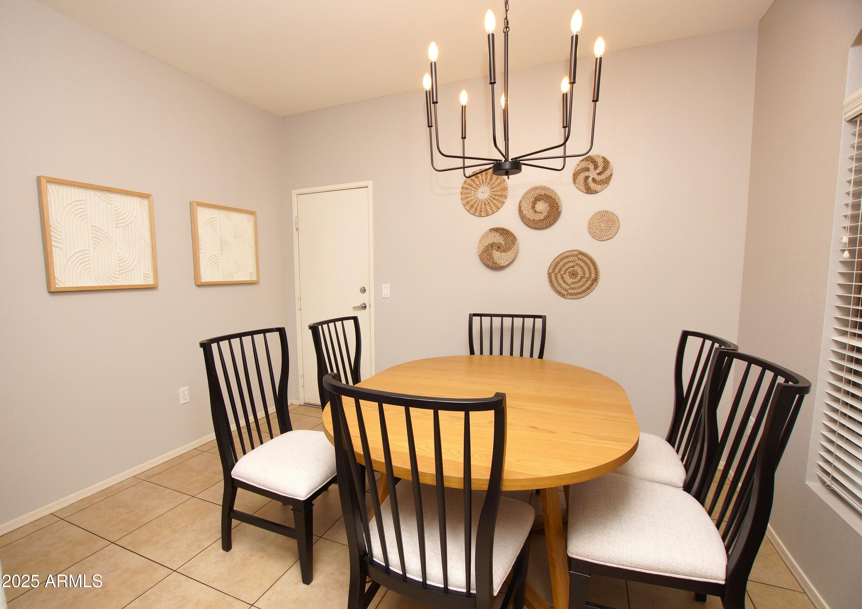 2150 W ALAMEDA Road, 1037