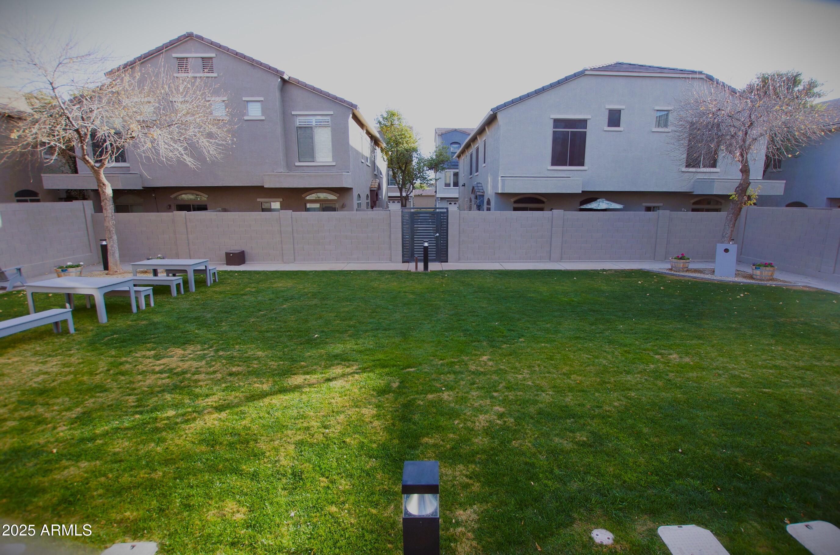 2150 W ALAMEDA Road, 1037