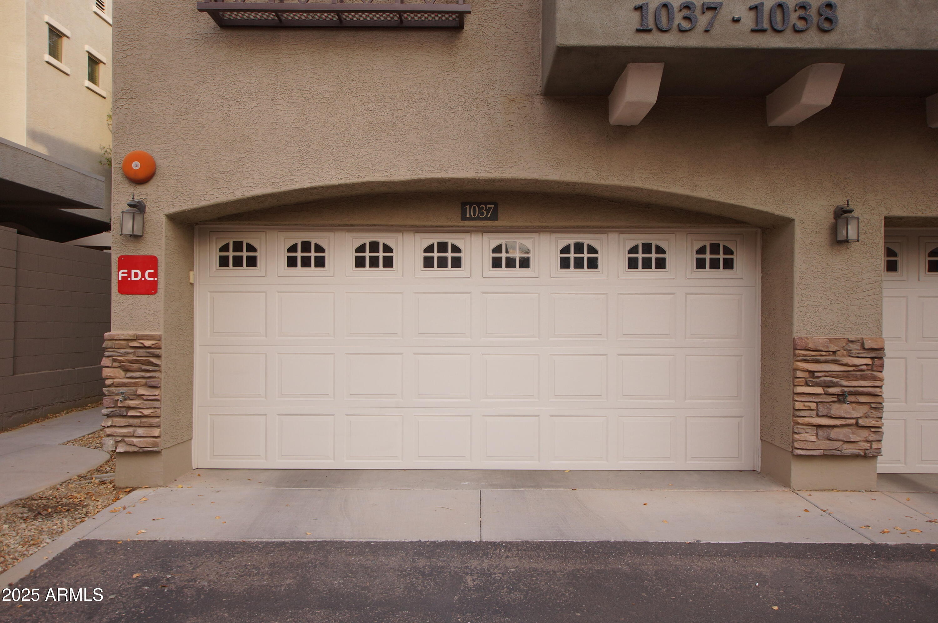 2150 W ALAMEDA Road, 1037