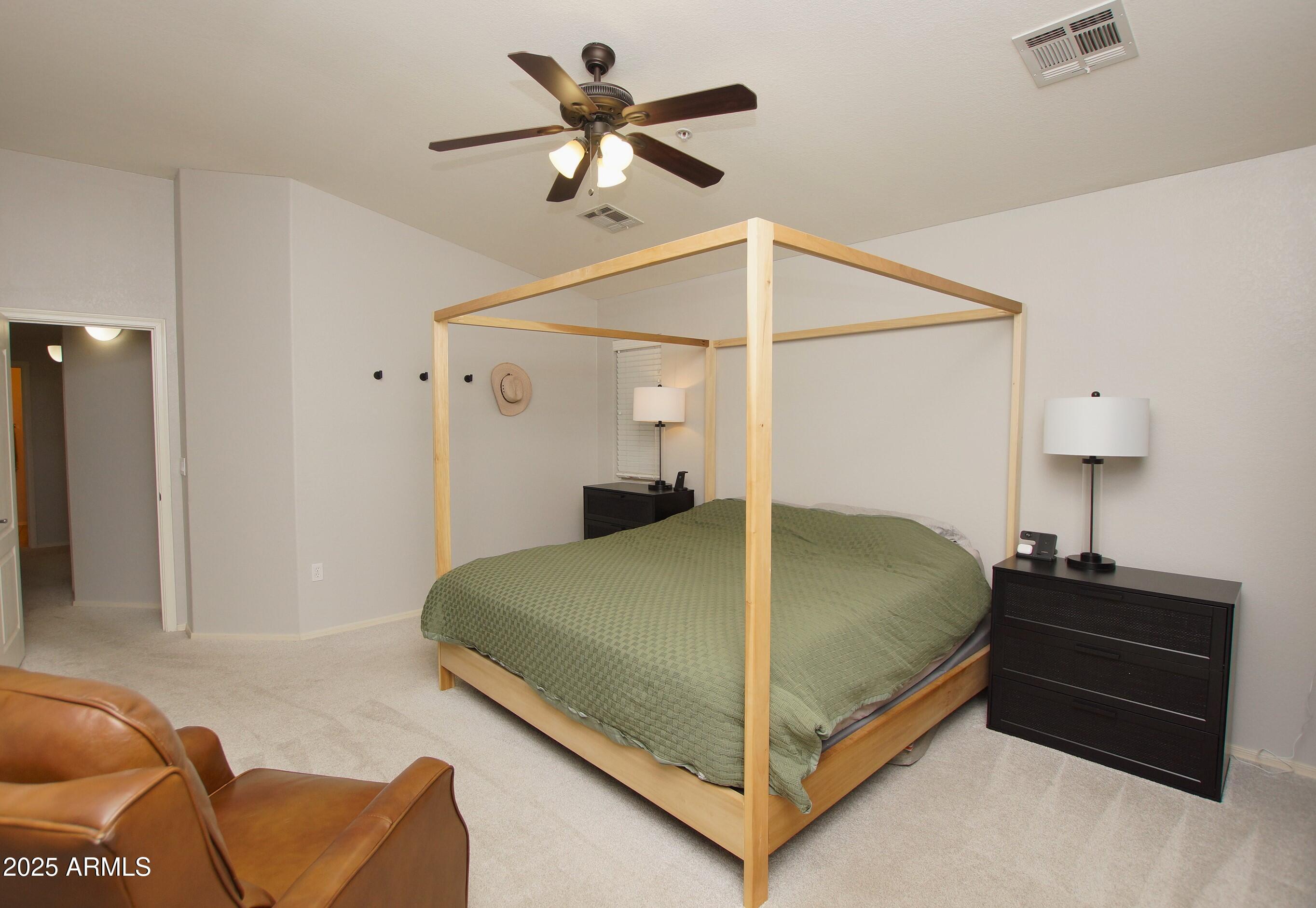 2150 W ALAMEDA Road, 1037