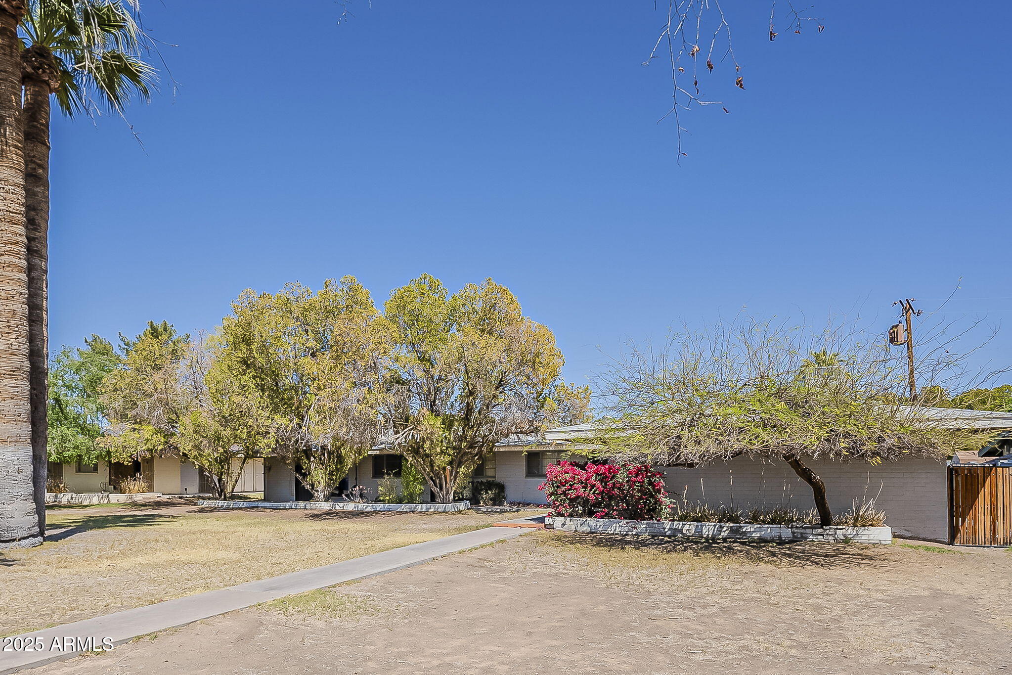 6225 N 10TH Place