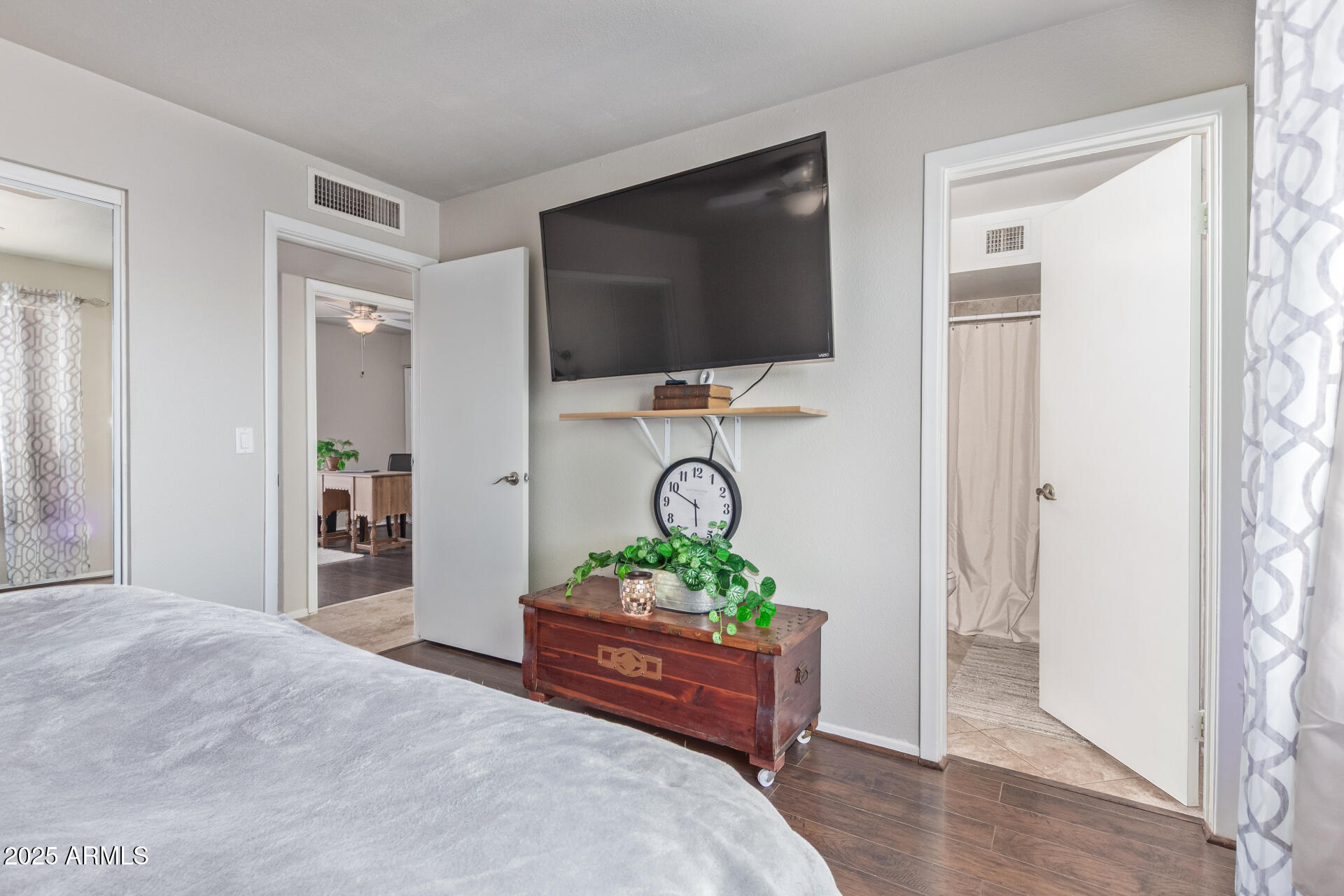 5529 W VILLA MARIA Drive