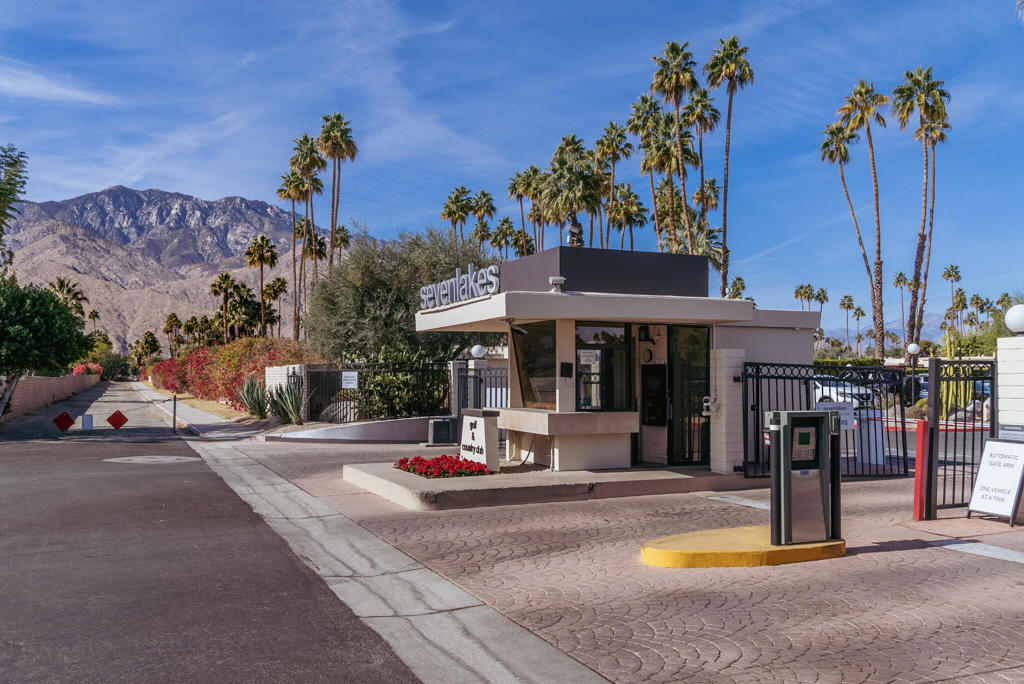 303 Westlake Terrace