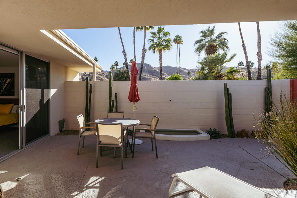 303 Westlake Terrace