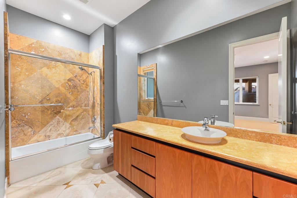 28521 Gladstone Court