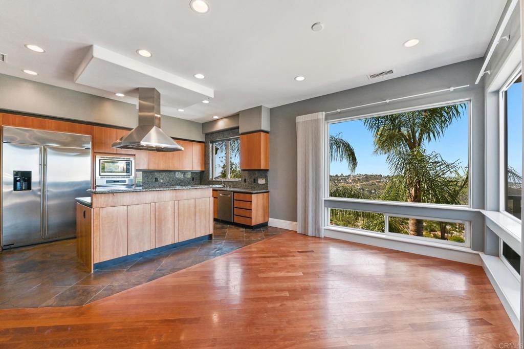 28521 Gladstone Court