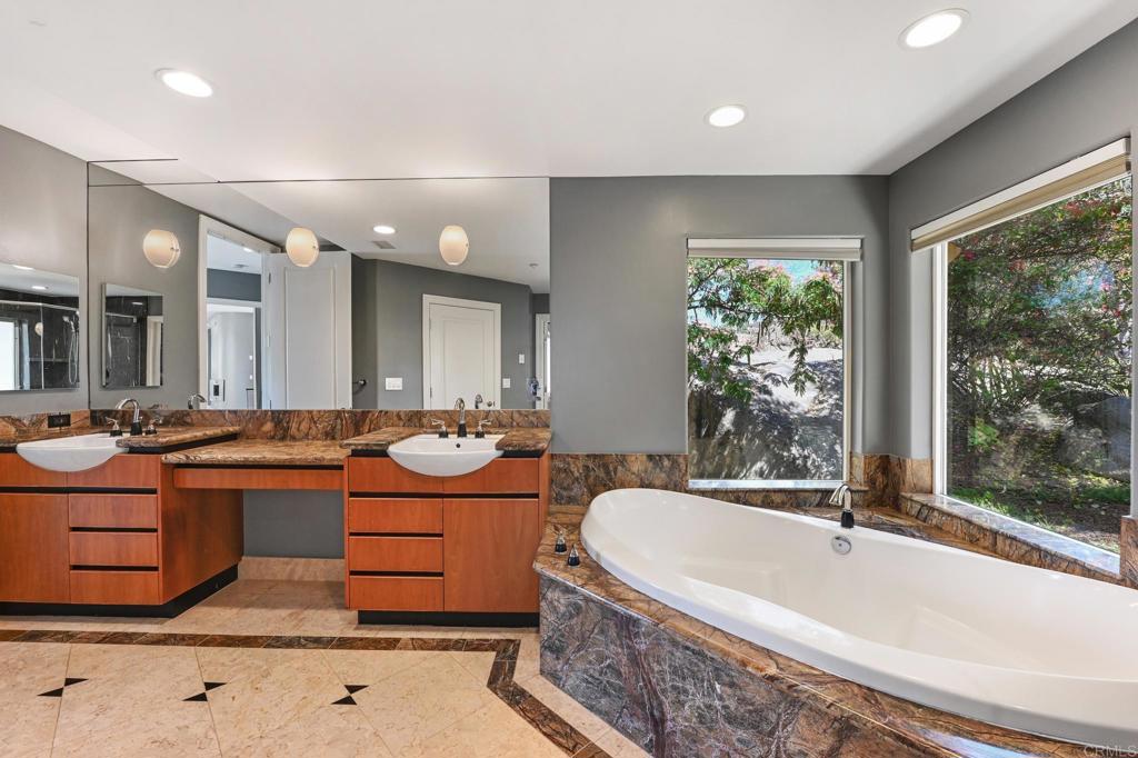 28521 Gladstone Court