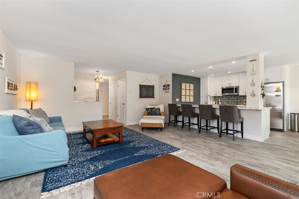 235 Avenida Lobeiro 117