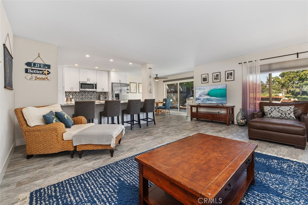 235 Avenida Lobeiro 117