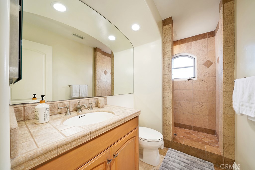 911 Buena Vista Unit: 1