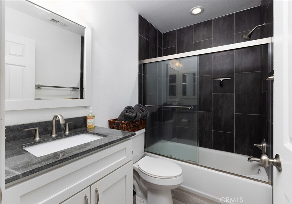 25062 Terrace Lantern 20