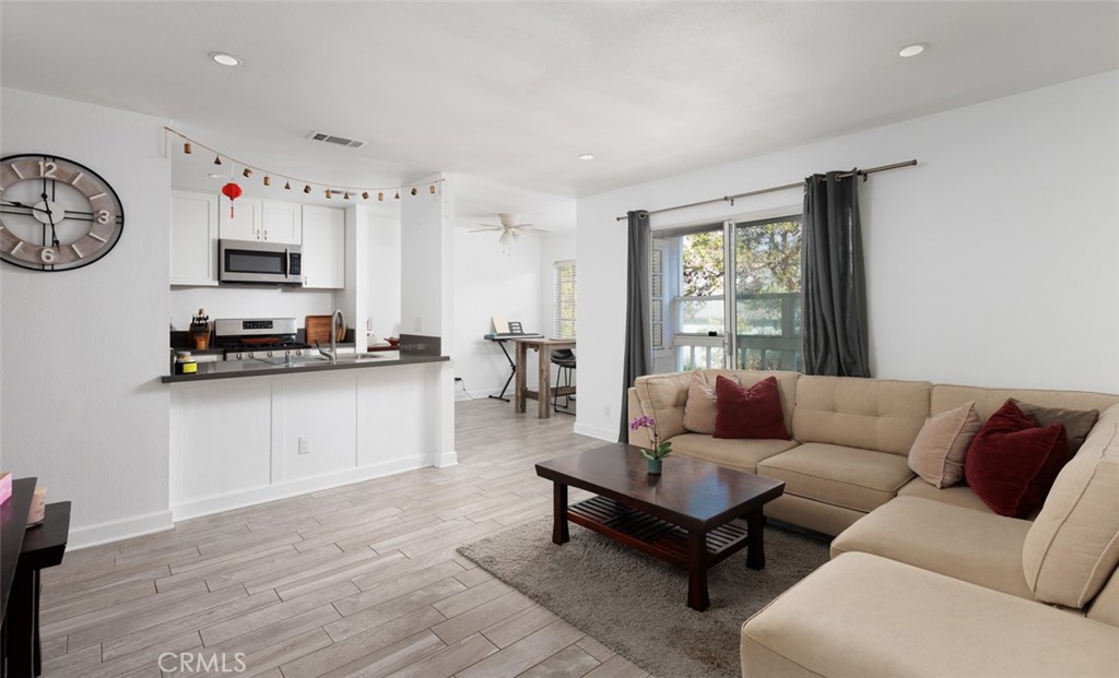 25062 Terrace Lantern 20