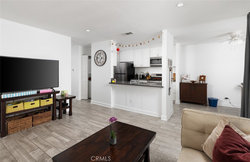 25062 Terrace Lantern 20