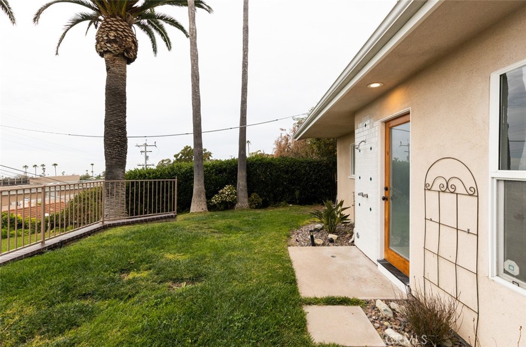 115 E Avenida De Los Lobos Marinos