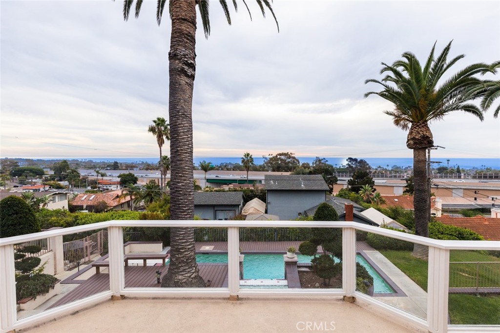 115 E Avenida De Los Lobos Marinos