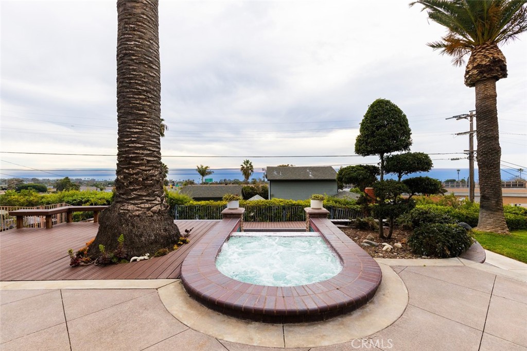 115 E Avenida De Los Lobos Marinos