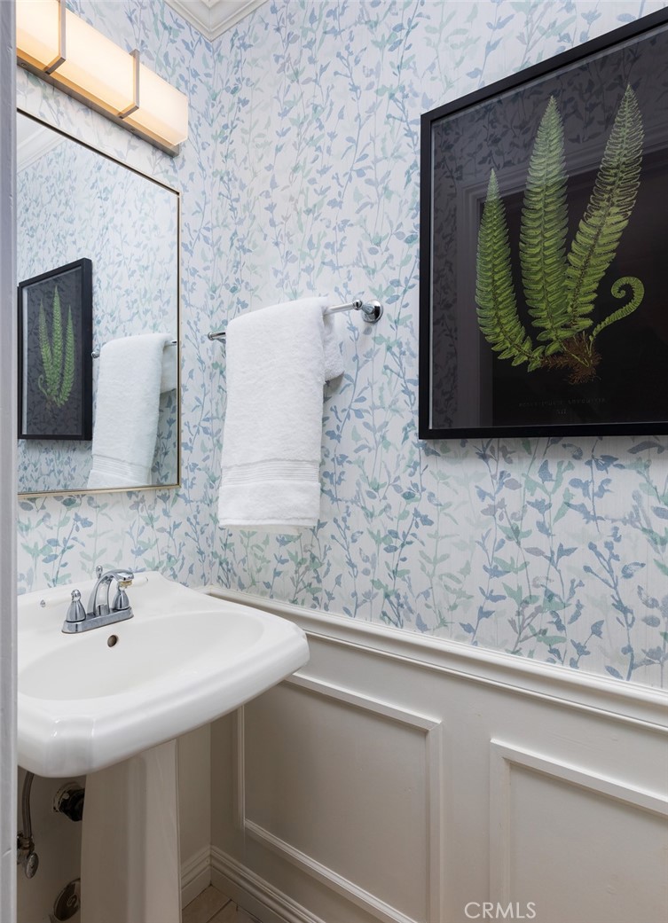 115 E Avenida De Los Lobos Marinos