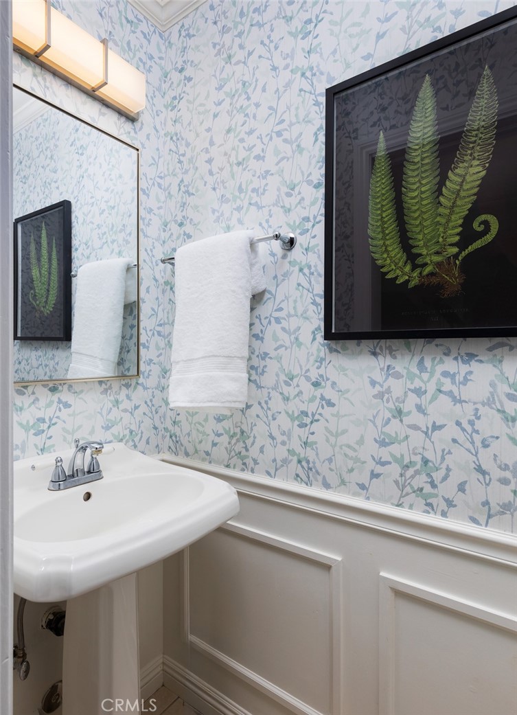 115 E Avenida De Los Lobos Marinos