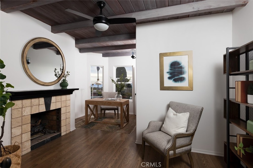 115 E Avenida De Los Lobos Marinos