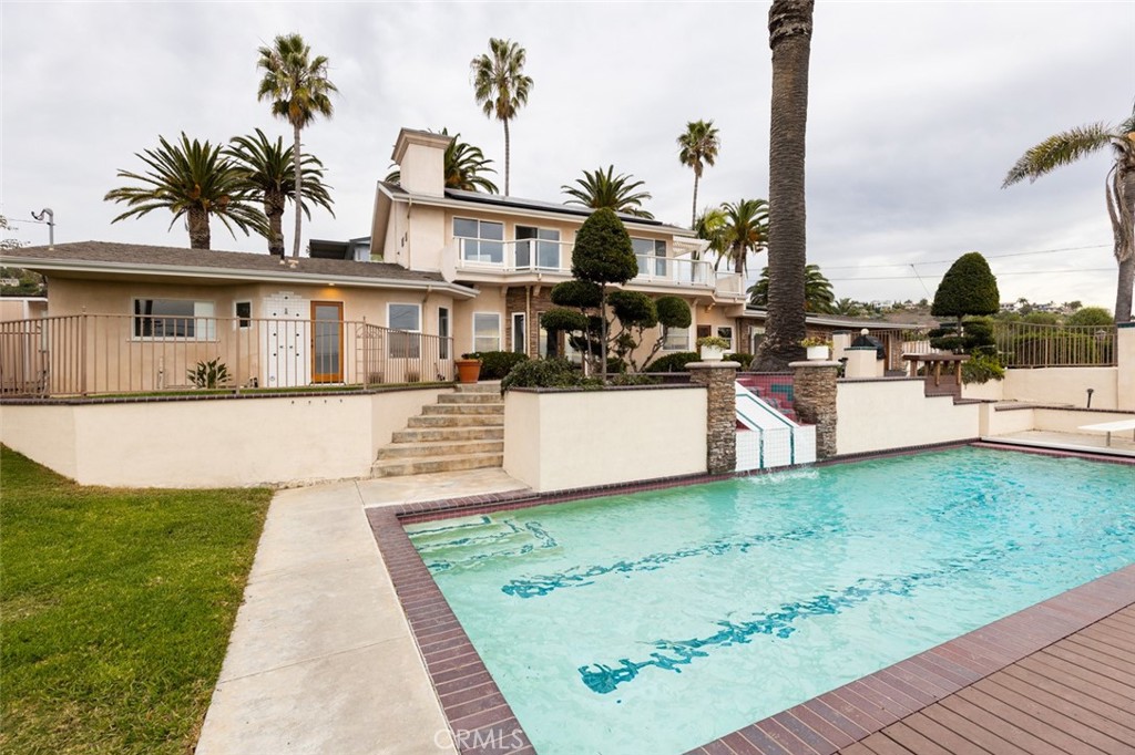 115 E Avenida De Los Lobos Marinos