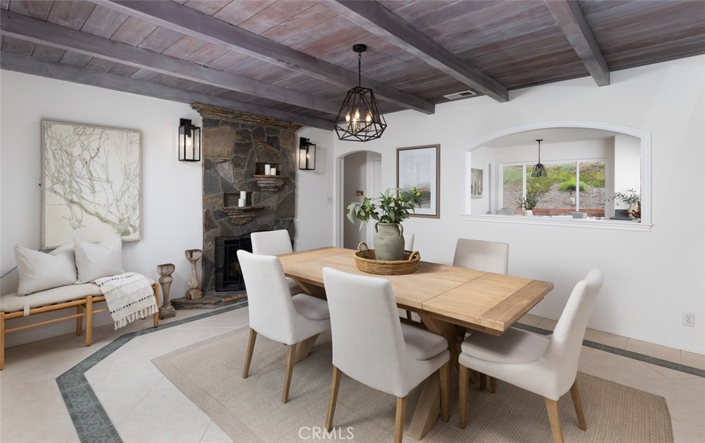 115 E Avenida De Los Lobos Marinos